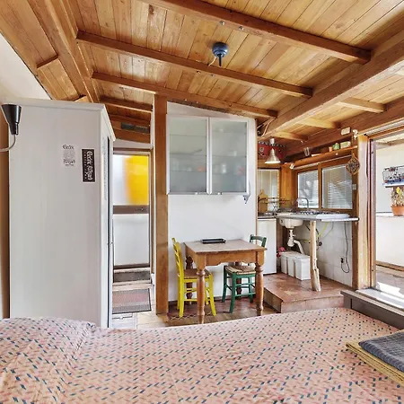 Romantic Near Park Rome